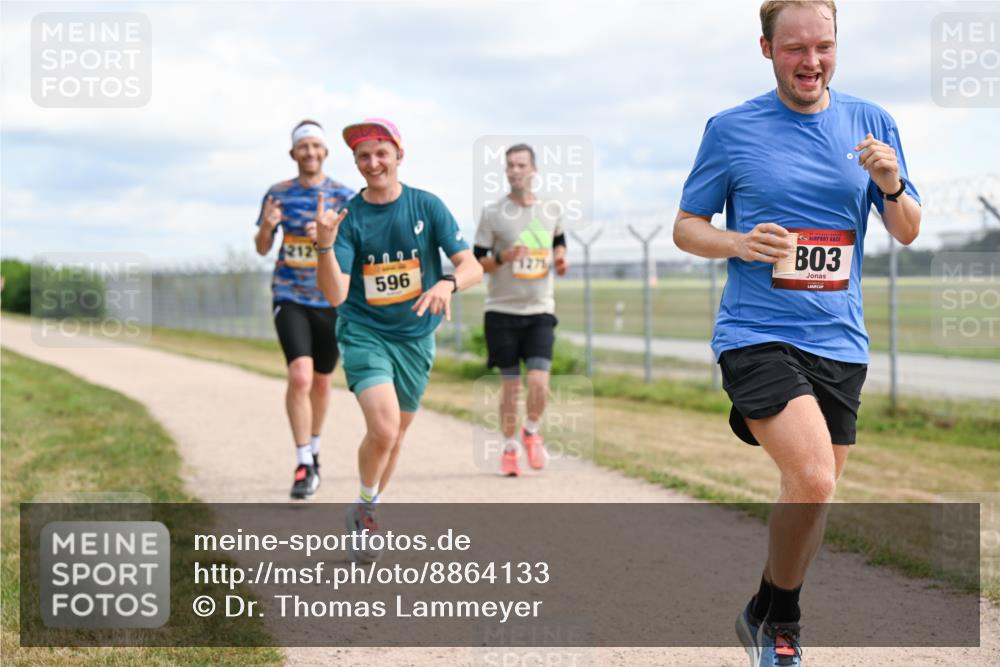 14.09.2025 - Airport Race Dr. Thomas Lammeyer http://msf.ph/oto/8864133 14.09.2025 12:04:05 Laufen 212, 596, 1271, 3 meine-sportfotos.de