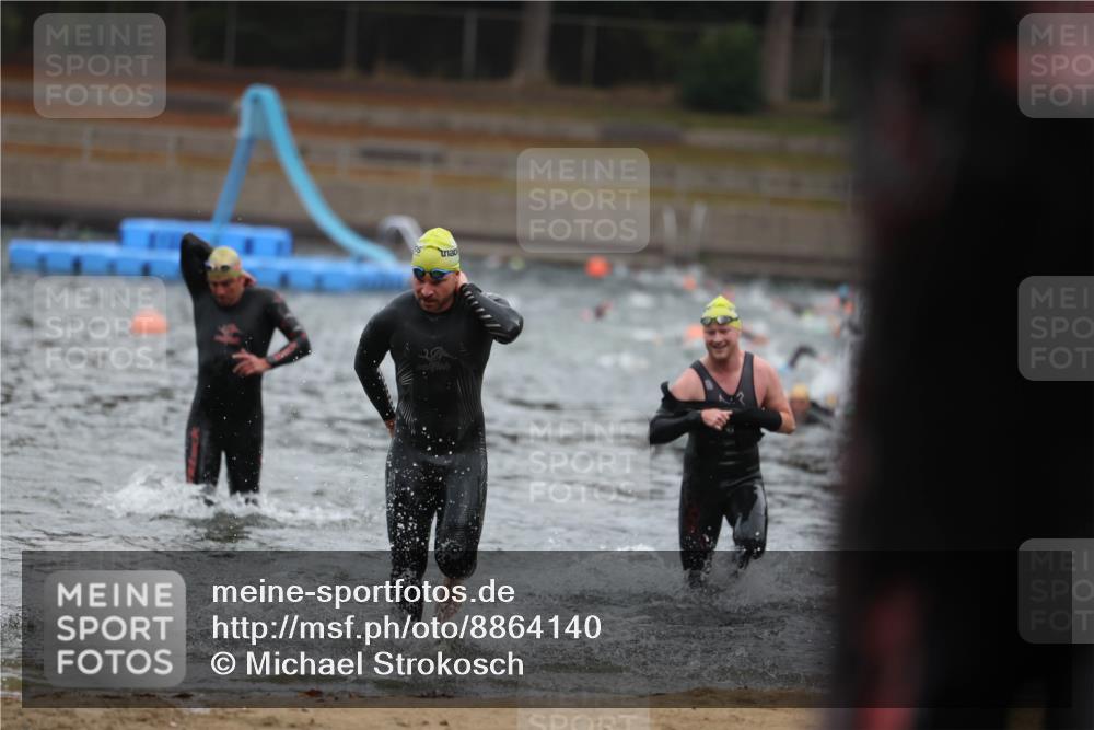 14.09.2025 - Stadtparktriathlon Michael Strokosch http://msf.ph/oto/8864140 14.09.2025 08:51:02 Schwimmen 331, 344, 361, 368, 374, 376, 377 meine-sportfotos.de