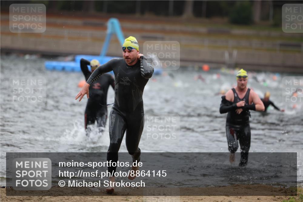 14.09.2025 - Stadtparktriathlon Michael Strokosch http://msf.ph/oto/8864145 14.09.2025 08:51:03 Schwimmen 331, 344, 361, 368, 374, 376, 377 meine-sportfotos.de