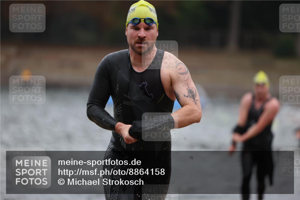 14.09.2025 - Stadtparktriathlon Michael Strokosch http://msf.ph/oto/8864158 14.09.2025 08:51:05 Schwimmen 361, 368, 376 meine-sportfotos.de
