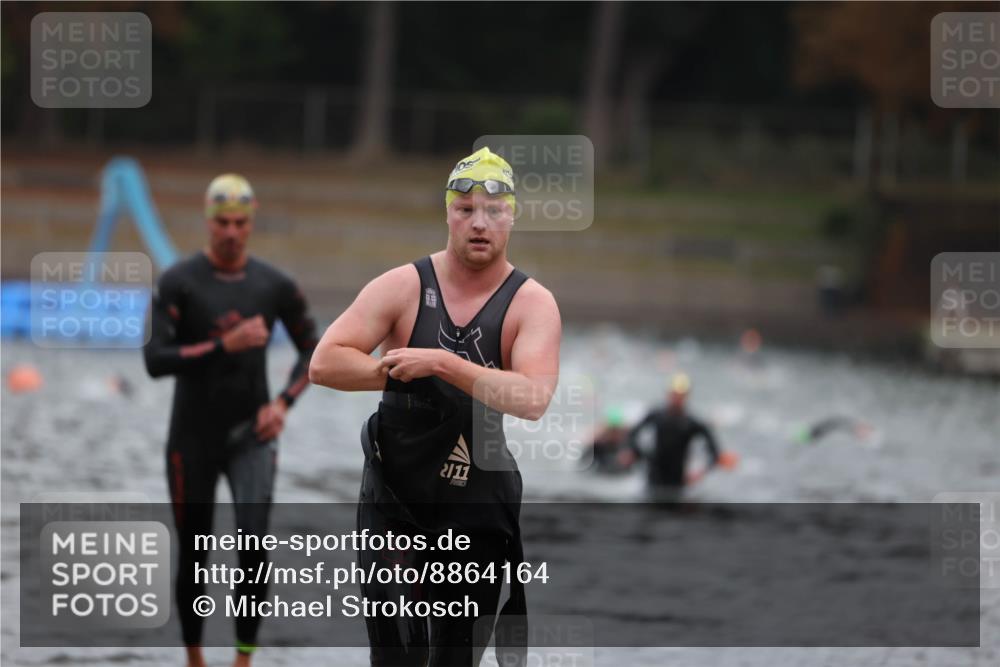14.09.2025 - Stadtparktriathlon Michael Strokosch http://msf.ph/oto/8864164 14.09.2025 08:51:07 Schwimmen 361, 368, 376 meine-sportfotos.de