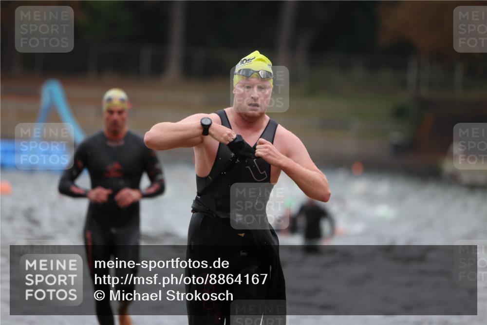 14.09.2025 - Stadtparktriathlon Michael Strokosch http://msf.ph/oto/8864167 14.09.2025 08:51:07 Schwimmen 361, 368, 376 meine-sportfotos.de
