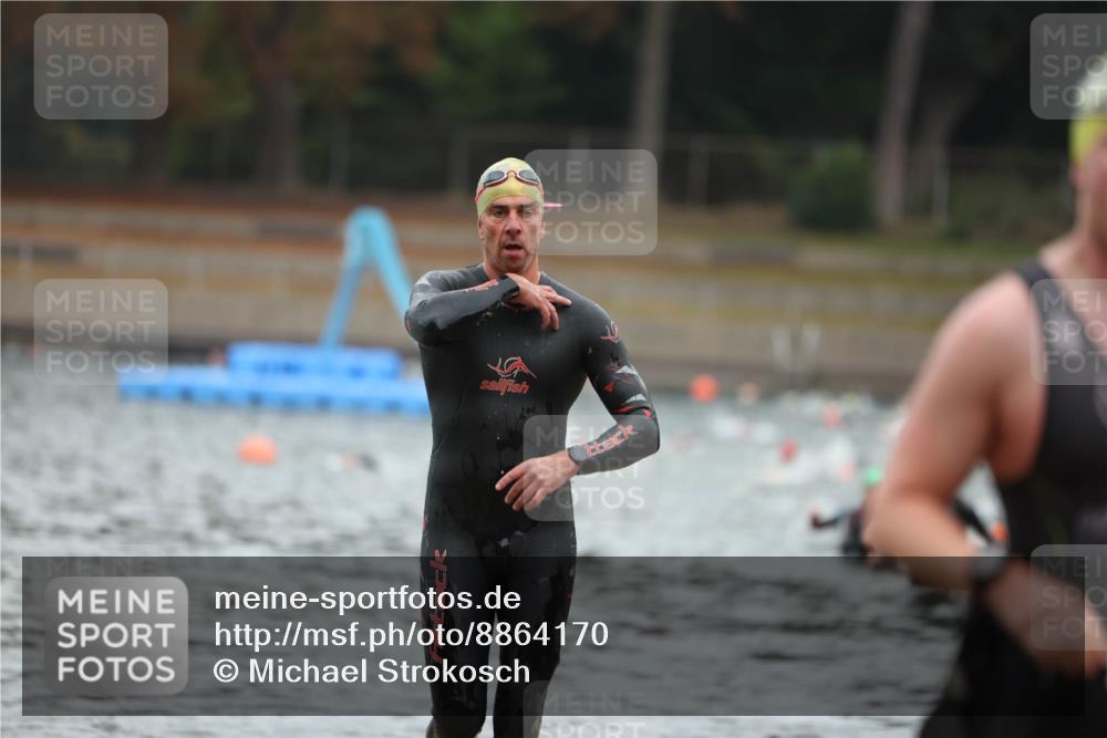 14.09.2025 - Stadtparktriathlon Michael Strokosch http://msf.ph/oto/8864170 14.09.2025 08:51:08 Schwimmen 361, 368, 376 meine-sportfotos.de