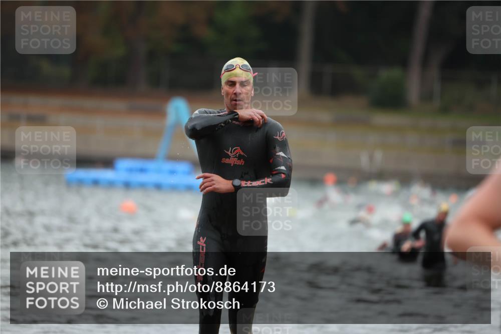 14.09.2025 - Stadtparktriathlon Michael Strokosch http://msf.ph/oto/8864173 14.09.2025 08:51:09 Schwimmen 361, 376 meine-sportfotos.de