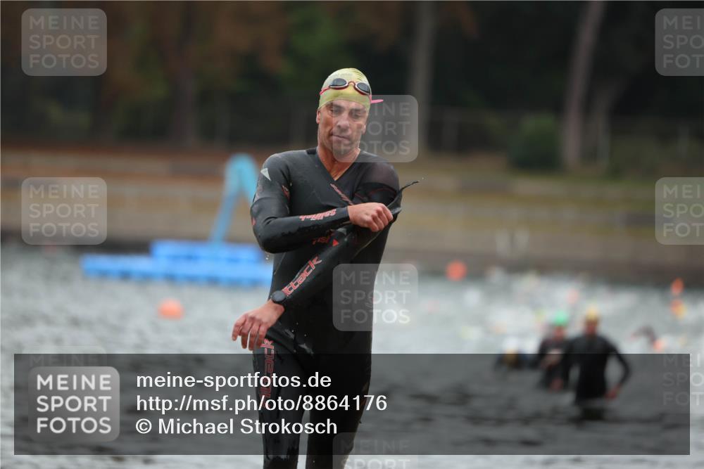 14.09.2025 - Stadtparktriathlon Michael Strokosch http://msf.ph/oto/8864176 14.09.2025 08:51:09 Schwimmen 361, 376 meine-sportfotos.de
