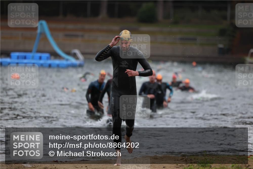 14.09.2025 - Stadtparktriathlon Michael Strokosch http://msf.ph/oto/8864202 14.09.2025 08:51:19 Schwimmen 301, 339, 340, 350 meine-sportfotos.de