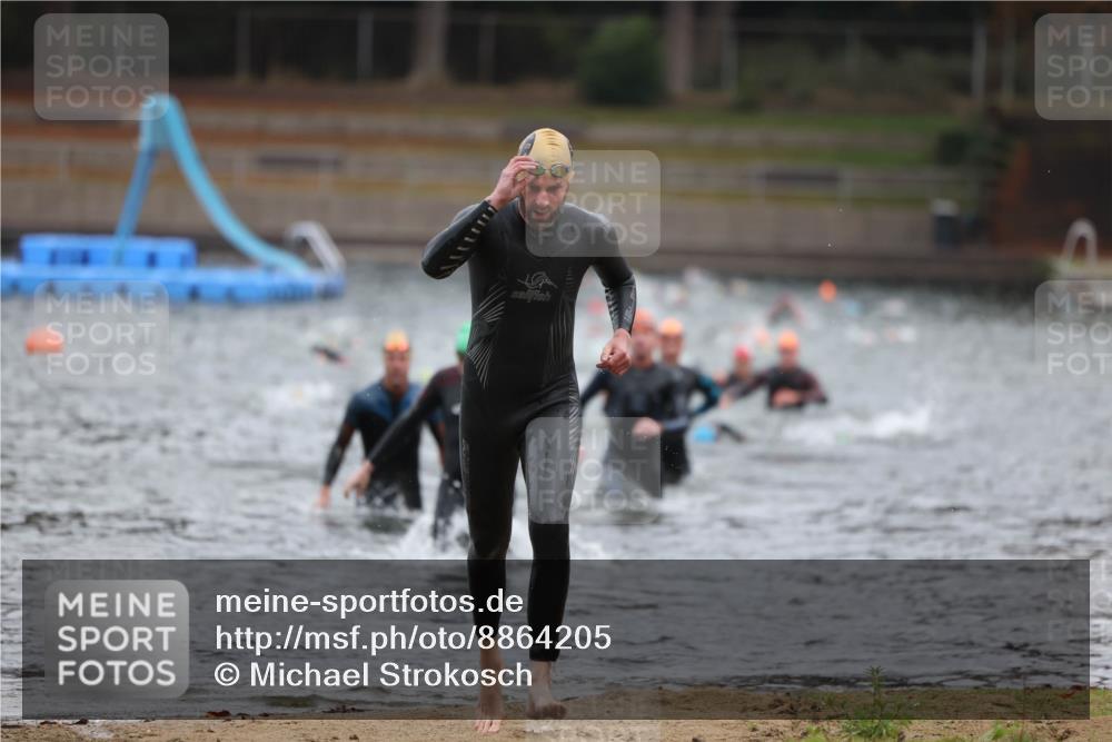 14.09.2025 - Stadtparktriathlon Michael Strokosch http://msf.ph/oto/8864205 14.09.2025 08:51:20 Schwimmen 301, 339, 340, 350 meine-sportfotos.de