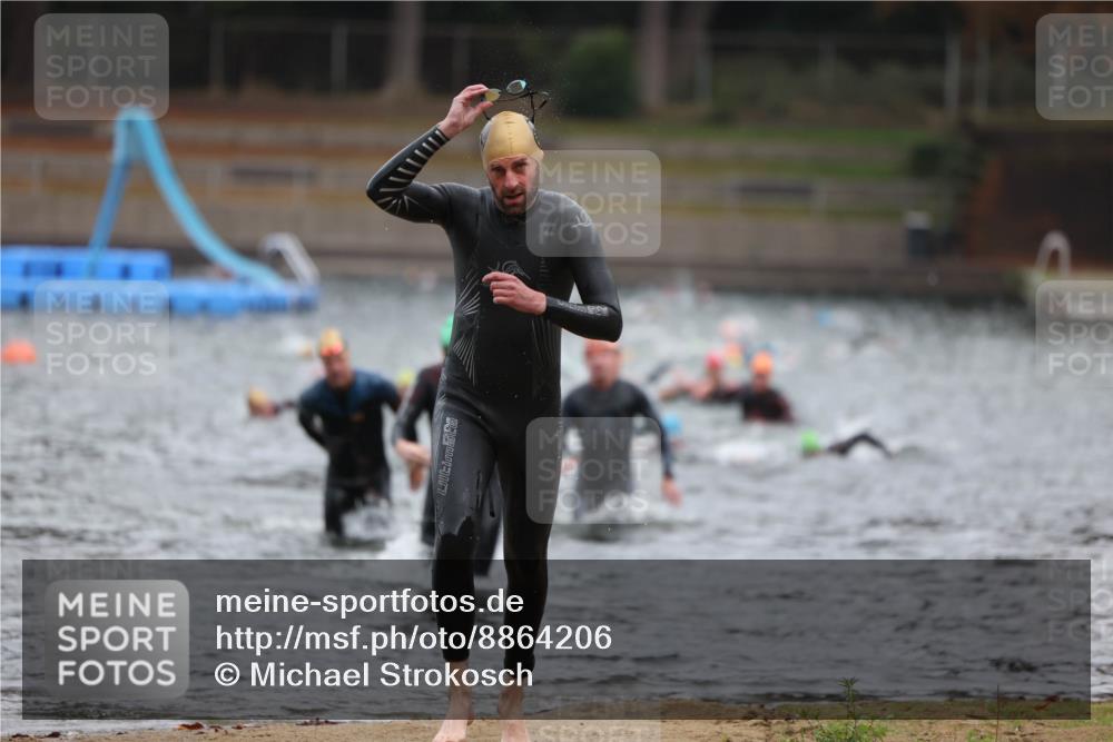 14.09.2025 - Stadtparktriathlon Michael Strokosch http://msf.ph/oto/8864206 14.09.2025 08:51:20 Schwimmen 301, 339, 340, 350 meine-sportfotos.de