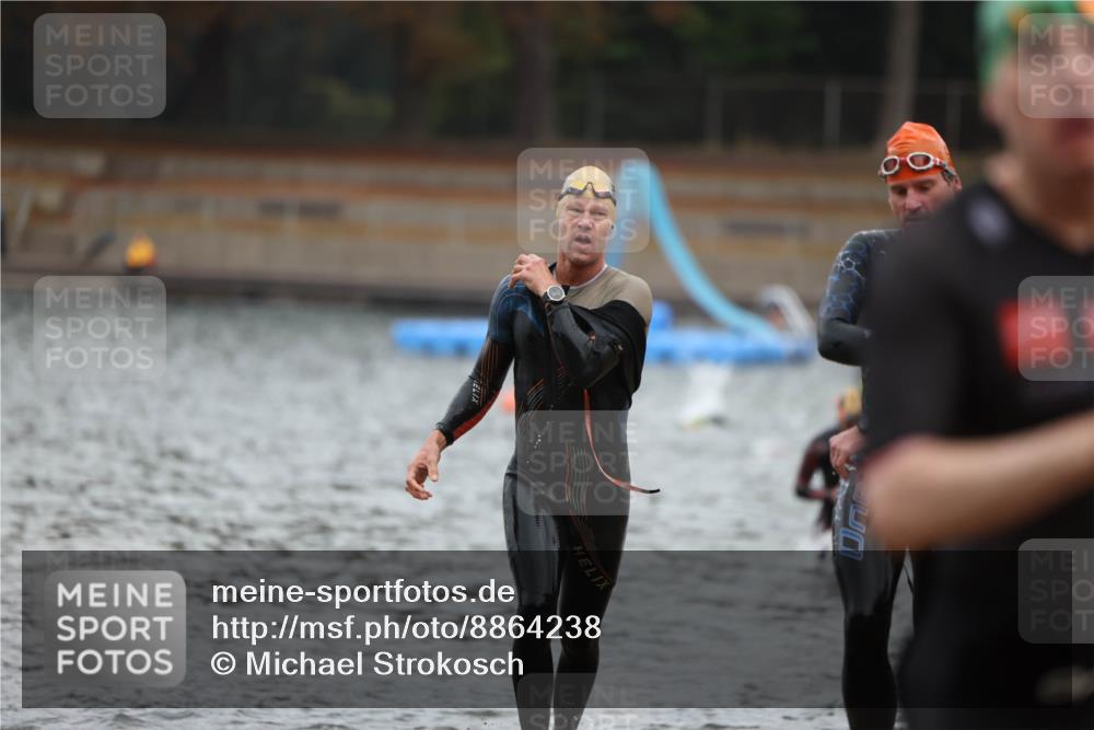 14.09.2025 - Stadtparktriathlon Michael Strokosch http://msf.ph/oto/8864238 14.09.2025 08:51:28 Schwimmen 301, 318, 324, 340, 347, 350, 354, 373 meine-sportfotos.de