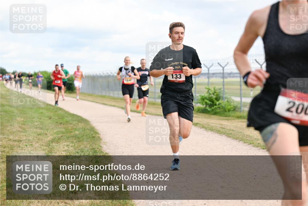14.09.2025 - Airport Race Dr. Thomas Lammeyer http://msf.ph/oto/8864252 14.09.2025 12:04:18 Laufen 12, 40, 133, 200 meine-sportfotos.de