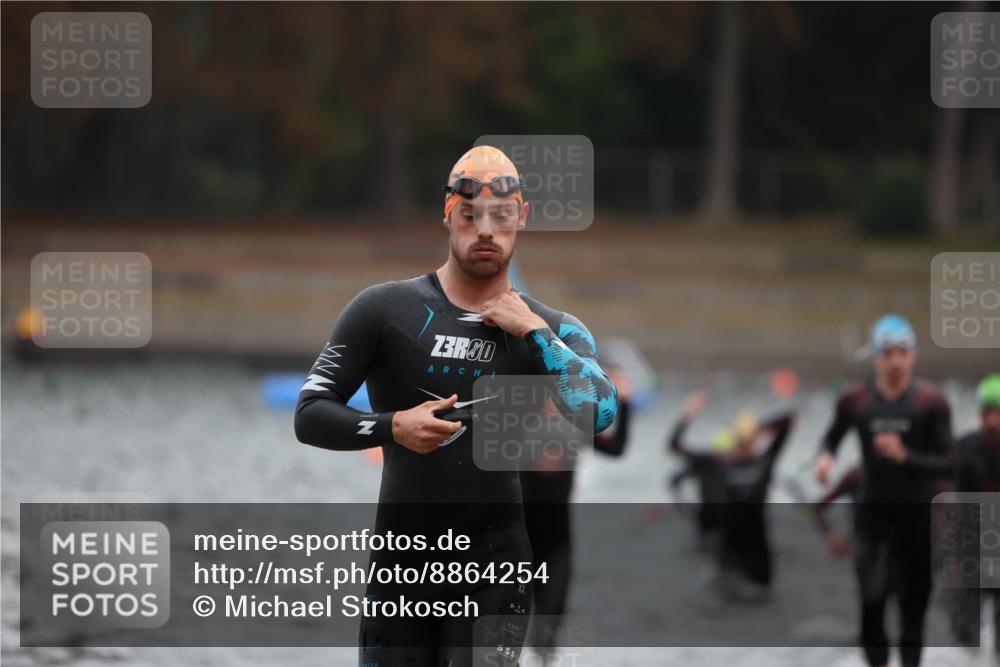 14.09.2025 - Stadtparktriathlon Michael Strokosch http://msf.ph/oto/8864254 14.09.2025 08:51:33 Schwimmen 301, 318, 324, 340, 347, 354, 370, 373, 375 meine-sportfotos.de