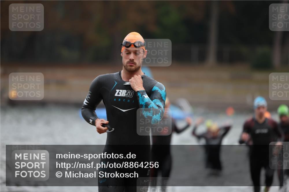 14.09.2025 - Stadtparktriathlon Michael Strokosch http://msf.ph/oto/8864256 14.09.2025 08:51:33 Schwimmen 301, 318, 324, 340, 347, 354, 370, 373, 375 meine-sportfotos.de