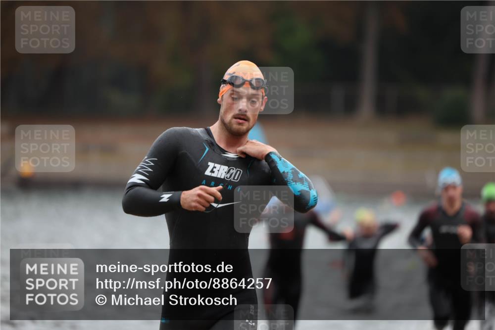 14.09.2025 - Stadtparktriathlon Michael Strokosch http://msf.ph/oto/8864257 14.09.2025 08:51:34 Schwimmen 318, 324, 340, 345, 347, 354, 370, 373, 375 meine-sportfotos.de