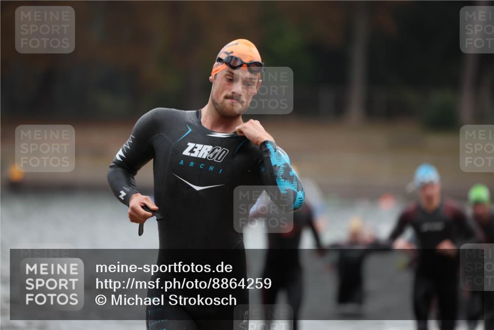 14.09.2025 - Stadtparktriathlon Michael Strokosch http://msf.ph/oto/8864259 14.09.2025 08:51:34 Schwimmen 318, 324, 340, 345, 347, 354, 370, 373, 375 meine-sportfotos.de