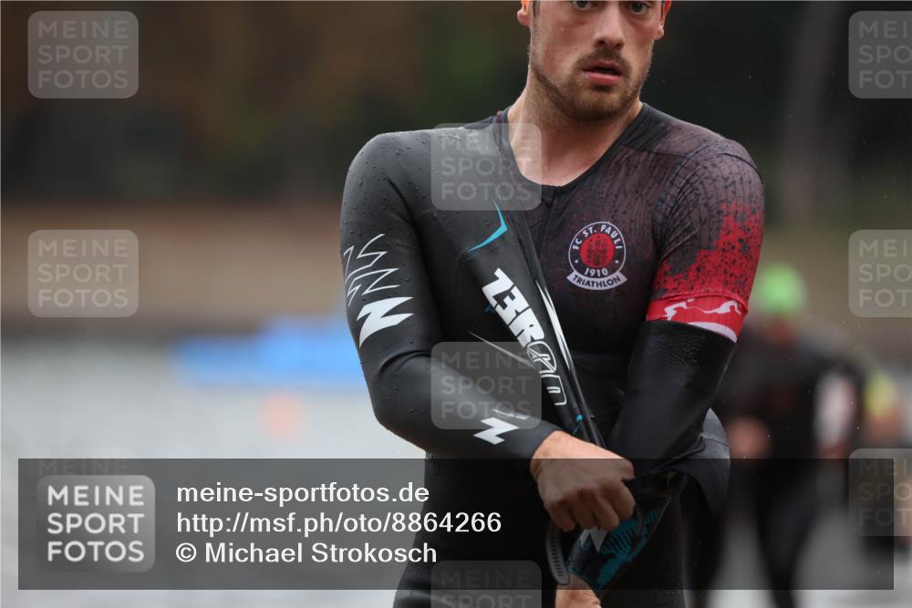 14.09.2025 - Stadtparktriathlon Michael Strokosch http://msf.ph/oto/8864266 14.09.2025 08:51:35 Schwimmen 318, 323, 324, 340, 345, 347, 354, 370, 373, 375 meine-sportfotos.de