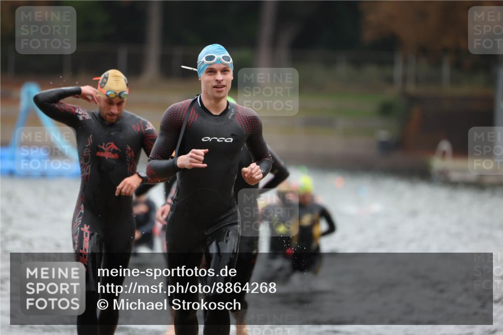 14.09.2025 - Stadtparktriathlon Michael Strokosch http://msf.ph/oto/8864268 14.09.2025 08:51:36 Schwimmen 318, 323, 324, 345, 347, 354, 363, 370, 373, 375 meine-sportfotos.de