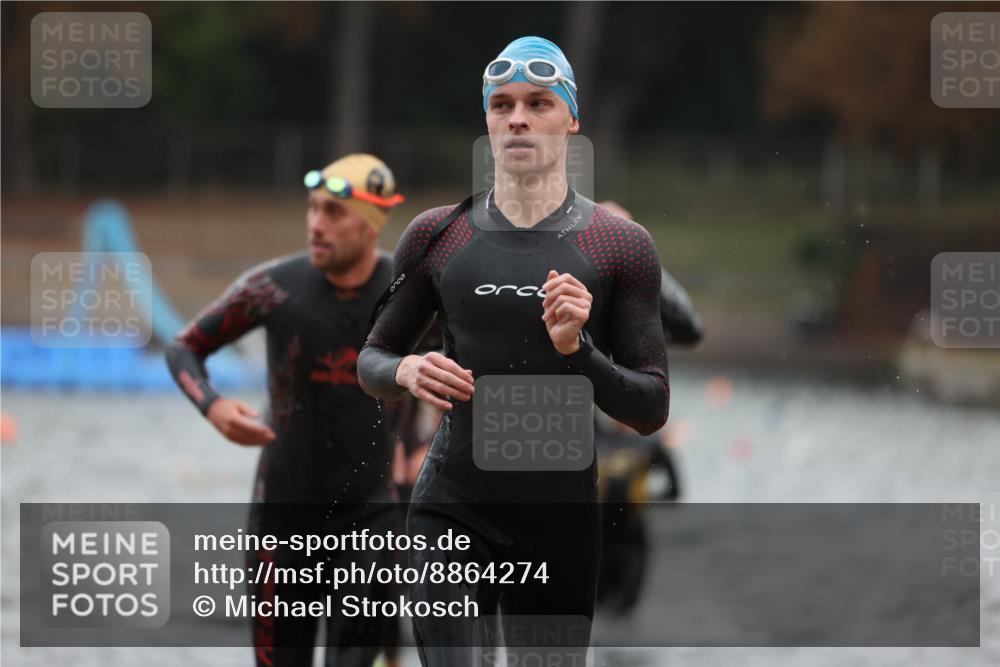 14.09.2025 - Stadtparktriathlon Michael Strokosch http://msf.ph/oto/8864274 14.09.2025 08:51:37 Schwimmen 318, 323, 324, 345, 347, 354, 363, 370, 373, 375 meine-sportfotos.de