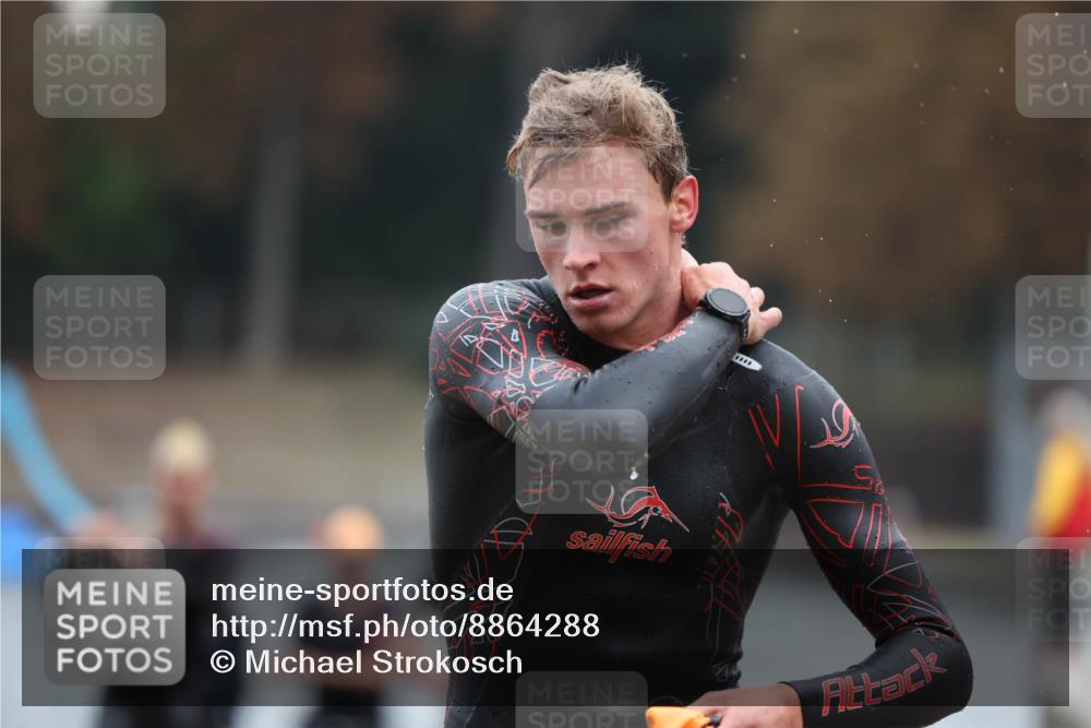 14.09.2025 - Stadtparktriathlon Michael Strokosch http://msf.ph/oto/8864288 14.09.2025 08:51:41 Schwimmen 323, 324, 326, 345, 347, 352, 354, 363, 370, 373, 375 meine-sportfotos.de