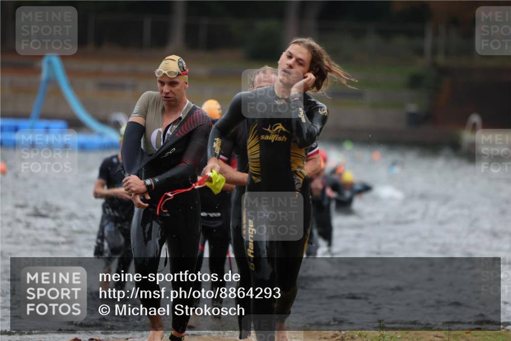 14.09.2025 - Stadtparktriathlon Michael Strokosch http://msf.ph/oto/8864293 14.09.2025 08:51:43 Schwimmen 323, 324, 326, 345, 352, 362, 363, 370, 371, 375 meine-sportfotos.de