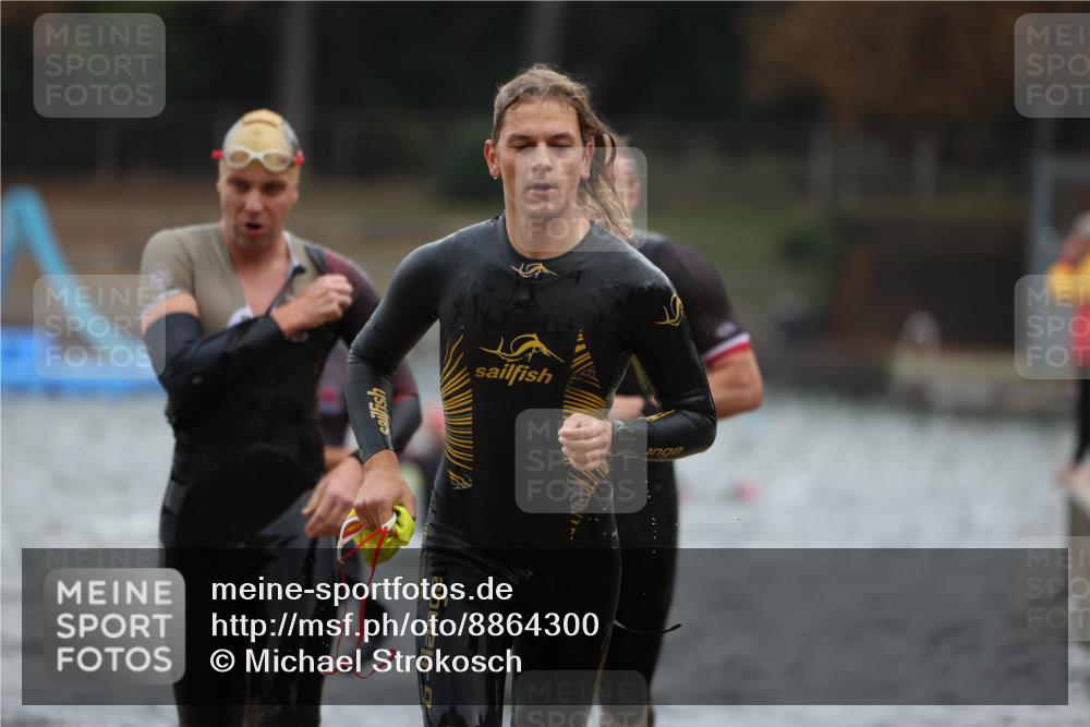 14.09.2025 - Stadtparktriathlon Michael Strokosch http://msf.ph/oto/8864300 14.09.2025 08:51:44 Schwimmen 323, 326, 345, 352, 362, 363, 370, 371, 375 meine-sportfotos.de