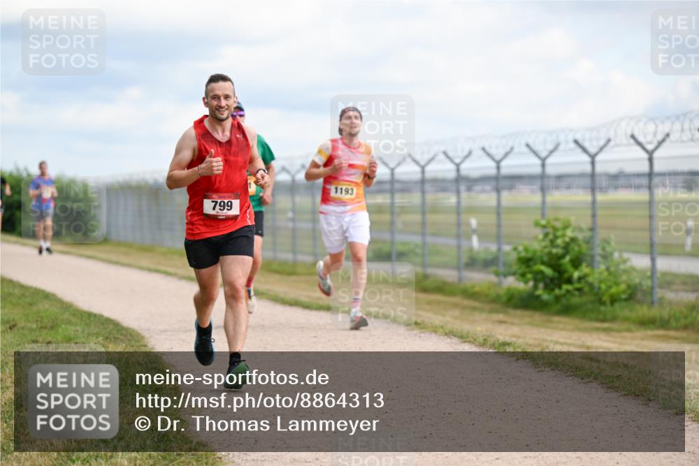 14.09.2025 - Airport Race Dr. Thomas Lammeyer http://msf.ph/oto/8864313 14.09.2025 12:04:22 Laufen 799, 1193 meine-sportfotos.de