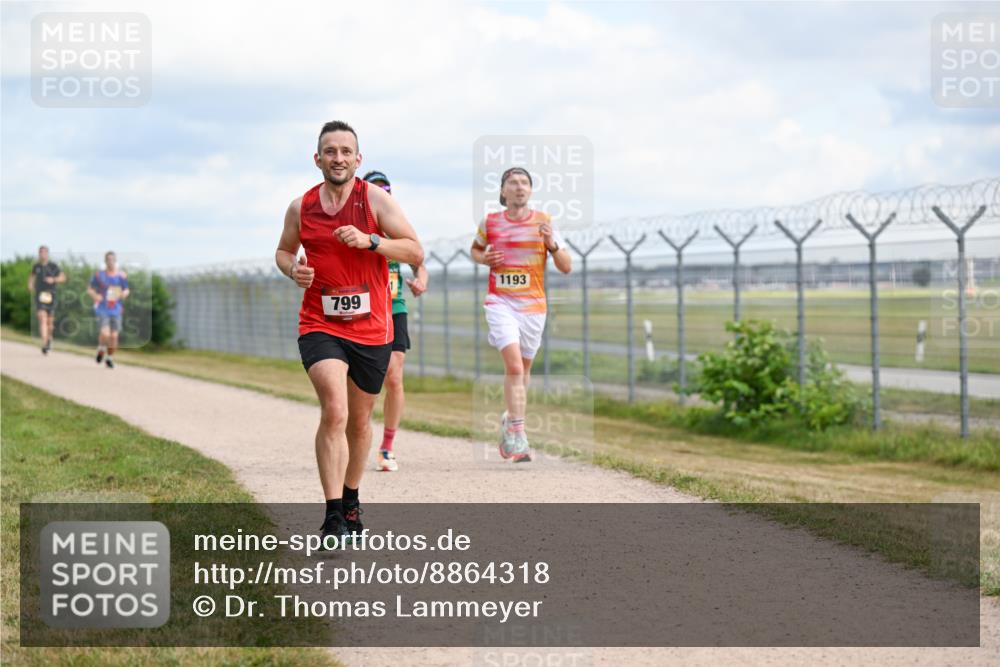 14.09.2025 - Airport Race Dr. Thomas Lammeyer http://msf.ph/oto/8864318 14.09.2025 12:04:22 Laufen 799, 1193 meine-sportfotos.de