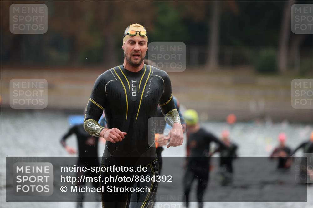 14.09.2025 - Stadtparktriathlon Michael Strokosch http://msf.ph/oto/8864392 14.09.2025 08:52:05 Schwimmen 327, 328, 337, 341, 366, 372, 451 meine-sportfotos.de