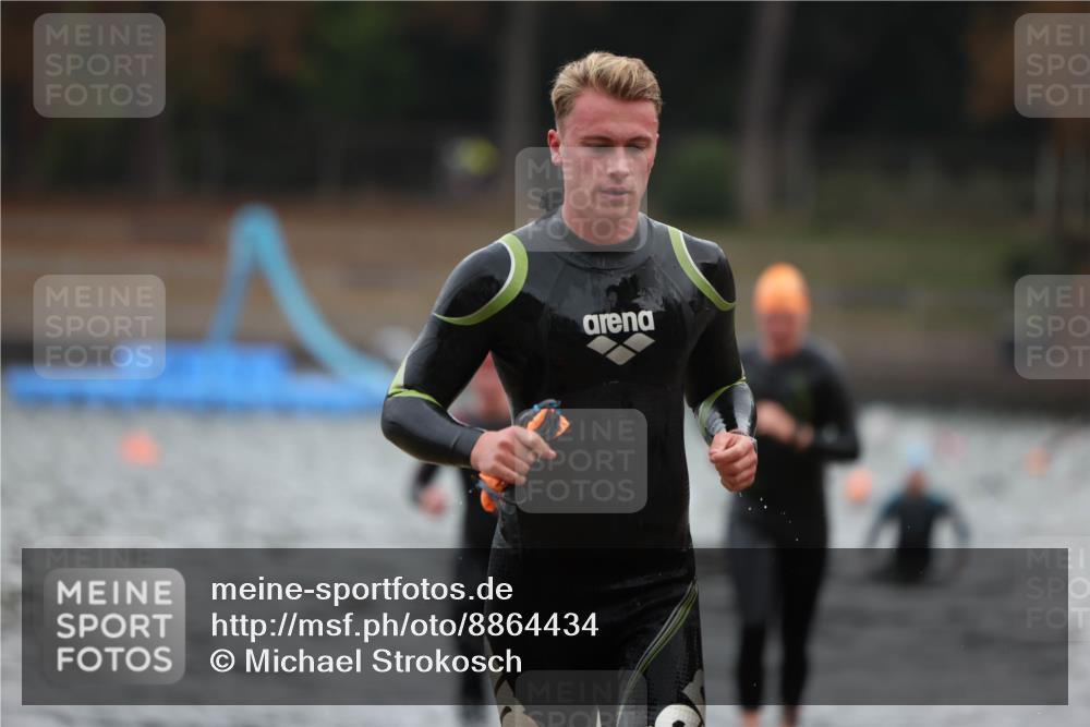 14.09.2025 - Stadtparktriathlon Michael Strokosch http://msf.ph/oto/8864434 14.09.2025 08:52:15 Schwimmen 316, 325, 327, 328, 332, 372 meine-sportfotos.de