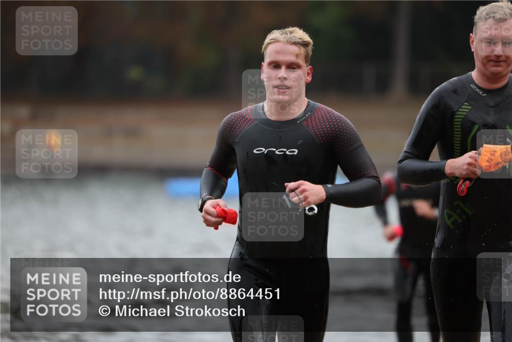 14.09.2025 - Stadtparktriathlon Michael Strokosch http://msf.ph/oto/8864451 14.09.2025 08:52:19 Schwimmen 316, 325, 327, 332, 349 meine-sportfotos.de