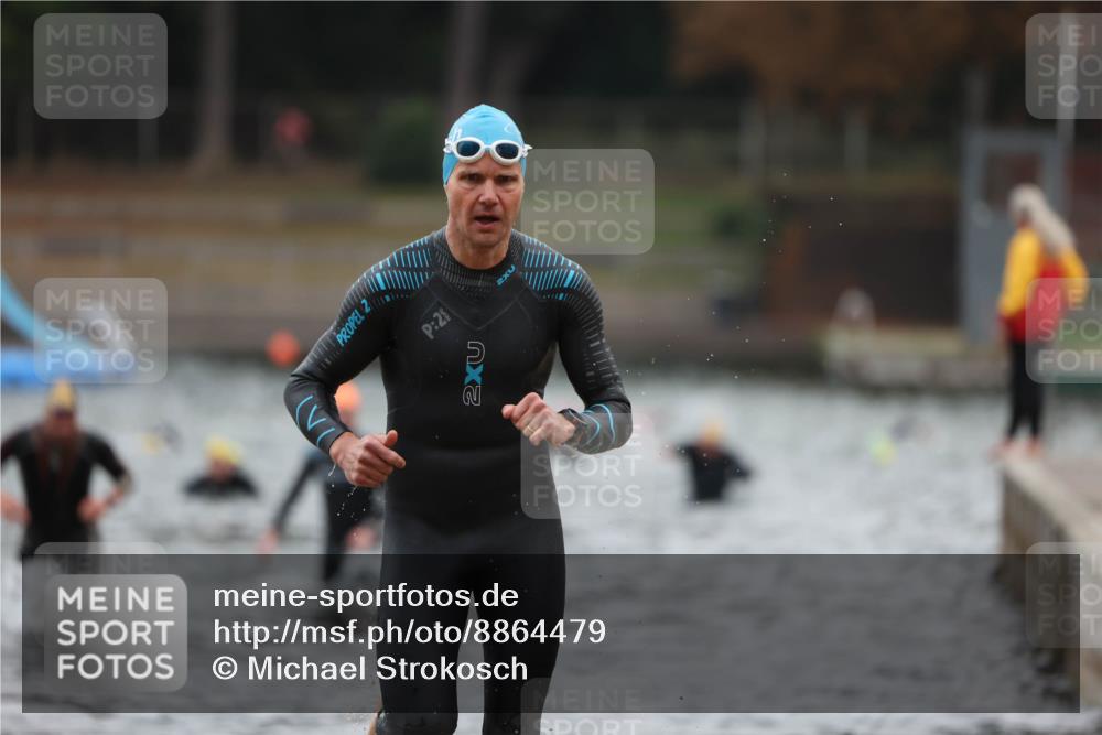14.09.2025 - Stadtparktriathlon Michael Strokosch http://msf.ph/oto/8864479 14.09.2025 08:52:30 Schwimmen 321, 336, 349 meine-sportfotos.de