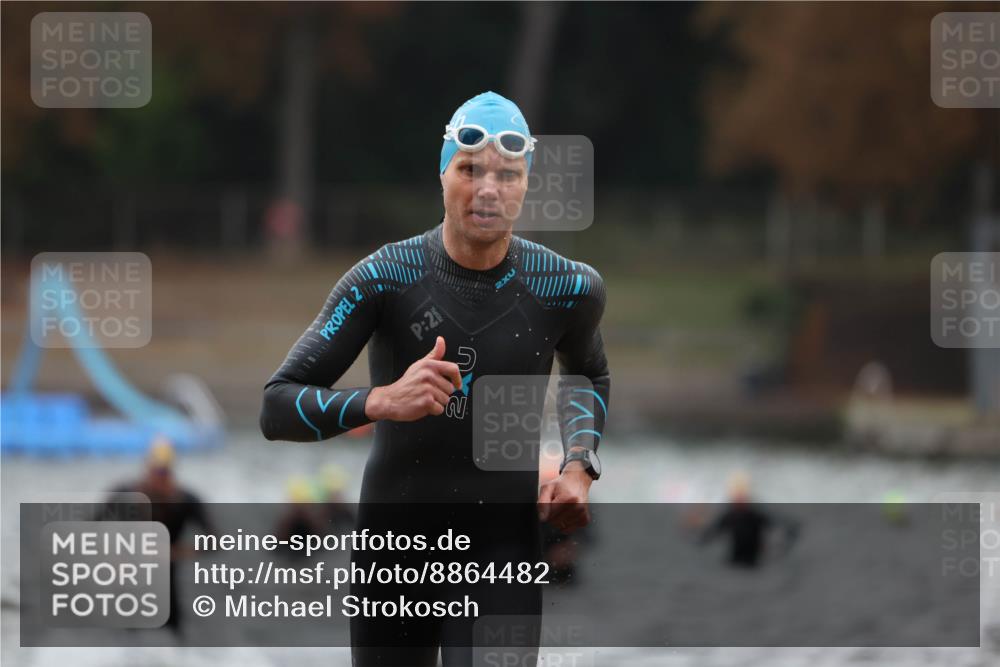 14.09.2025 - Stadtparktriathlon Michael Strokosch http://msf.ph/oto/8864482 14.09.2025 08:52:30 Schwimmen 321, 336, 349 meine-sportfotos.de