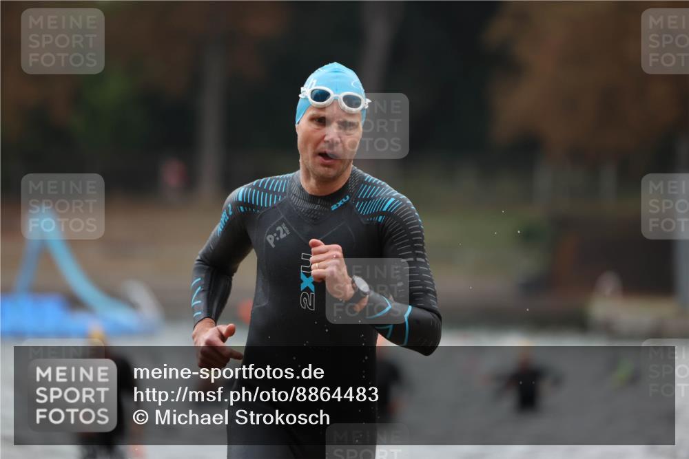 14.09.2025 - Stadtparktriathlon Michael Strokosch http://msf.ph/oto/8864483 14.09.2025 08:52:31 Schwimmen 321, 336, 349 meine-sportfotos.de