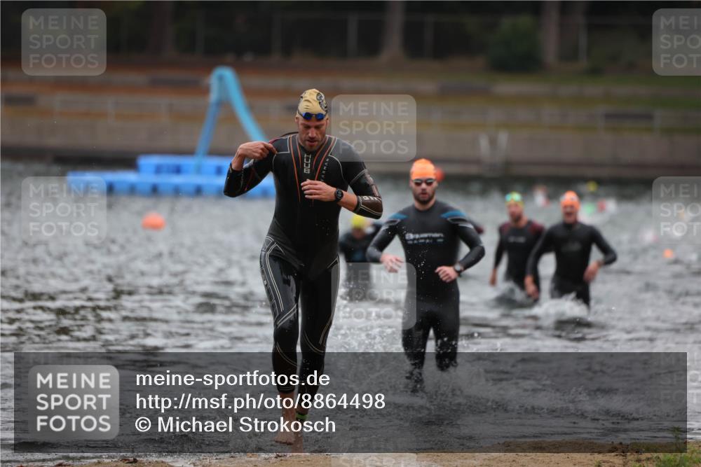 14.09.2025 - Stadtparktriathlon Michael Strokosch http://msf.ph/oto/8864498 14.09.2025 08:52:35 Schwimmen 321, 336, 360 meine-sportfotos.de