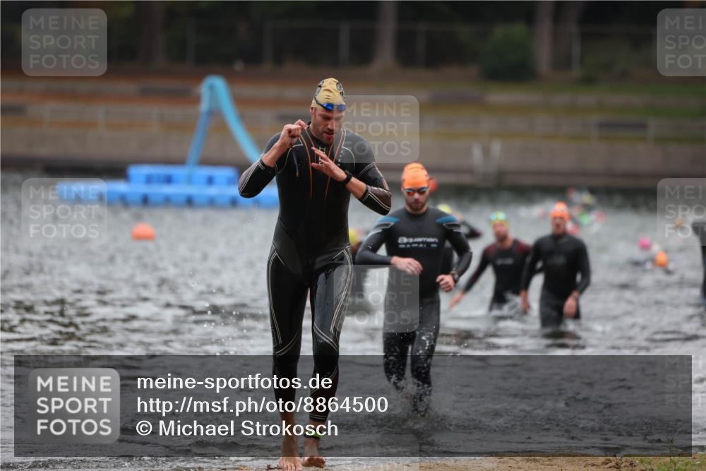 14.09.2025 - Stadtparktriathlon Michael Strokosch http://msf.ph/oto/8864500 14.09.2025 08:52:35 Schwimmen 321, 336, 360 meine-sportfotos.de