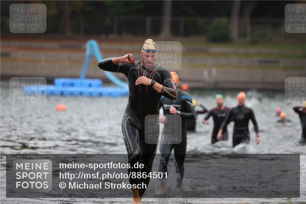14.09.2025 - Stadtparktriathlon Michael Strokosch http://msf.ph/oto/8864501 14.09.2025 08:52:35 Schwimmen 321, 336, 360 meine-sportfotos.de