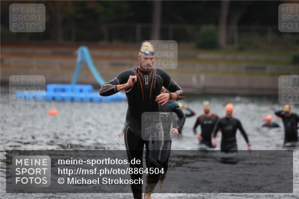 14.09.2025 - Stadtparktriathlon Michael Strokosch http://msf.ph/oto/8864504 14.09.2025 08:52:36 Schwimmen 321, 336, 360 meine-sportfotos.de