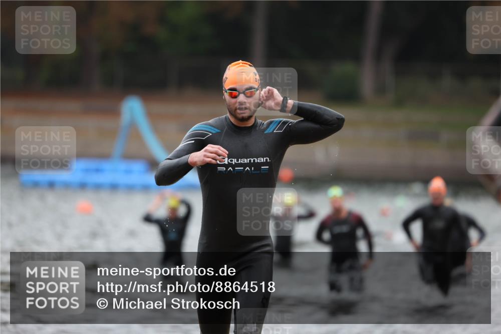 14.09.2025 - Stadtparktriathlon Michael Strokosch http://msf.ph/oto/8864518 14.09.2025 08:52:39 Schwimmen 320, 321, 336, 348, 353, 360 meine-sportfotos.de