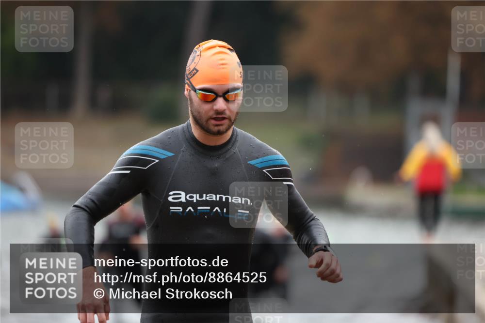 14.09.2025 - Stadtparktriathlon Michael Strokosch http://msf.ph/oto/8864525 14.09.2025 08:52:41 Schwimmen 320, 321, 336, 348, 353, 360, 369 meine-sportfotos.de