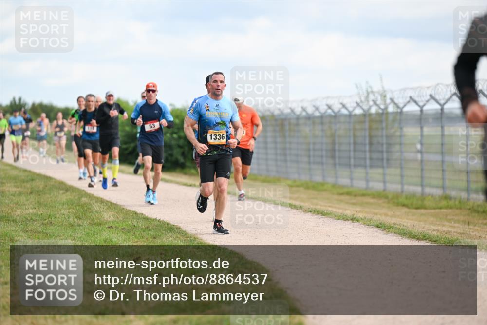 14.09.2025 - Airport Race Dr. Thomas Lammeyer http://msf.ph/oto/8864537 14.09.2025 12:04:41 Laufen 53, 1336 meine-sportfotos.de