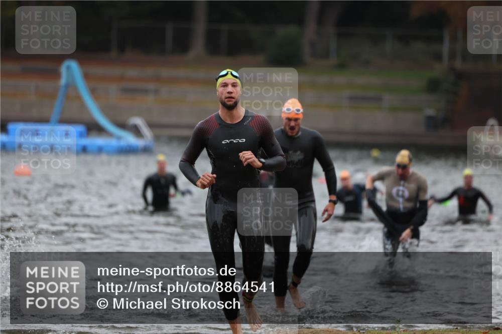 14.09.2025 - Stadtparktriathlon Michael Strokosch http://msf.ph/oto/8864541 14.09.2025 08:52:45 Schwimmen 320, 348, 353, 360, 369 meine-sportfotos.de