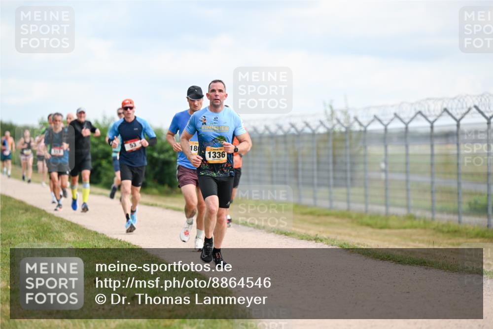 14.09.2025 - Airport Race Dr. Thomas Lammeyer http://msf.ph/oto/8864546 14.09.2025 12:04:42 Laufen 53, 18, 1336 meine-sportfotos.de