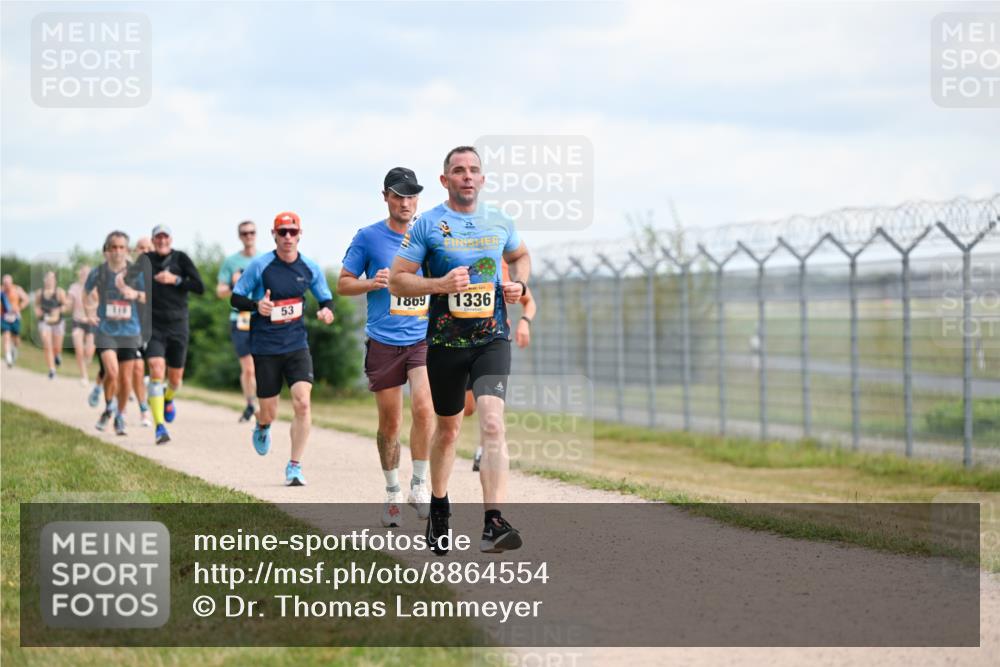 14.09.2025 - Airport Race Dr. Thomas Lammeyer http://msf.ph/oto/8864554 14.09.2025 12:04:42 Laufen 53, 1869, 1336 meine-sportfotos.de