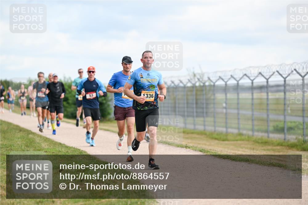 14.09.2025 - Airport Race Dr. Thomas Lammeyer http://msf.ph/oto/8864557 14.09.2025 12:04:42 Laufen 53, 1336 meine-sportfotos.de
