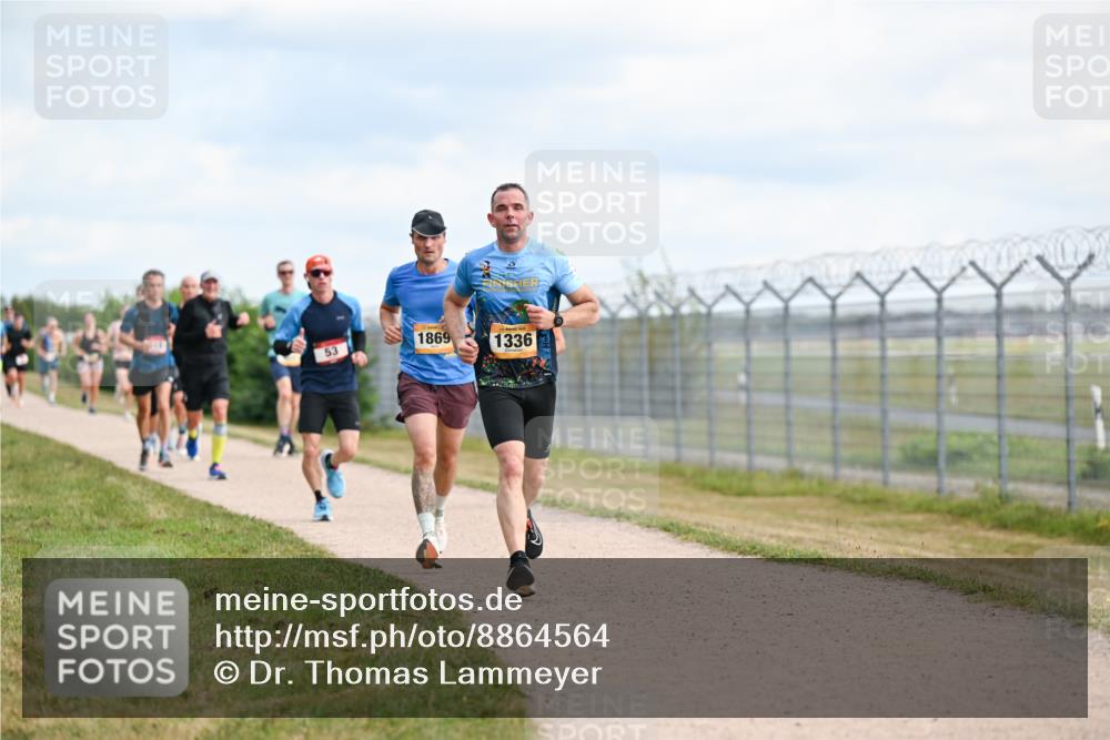 14.09.2025 - Airport Race Dr. Thomas Lammeyer http://msf.ph/oto/8864564 14.09.2025 12:04:42 Laufen 53, 1869, 1336 meine-sportfotos.de