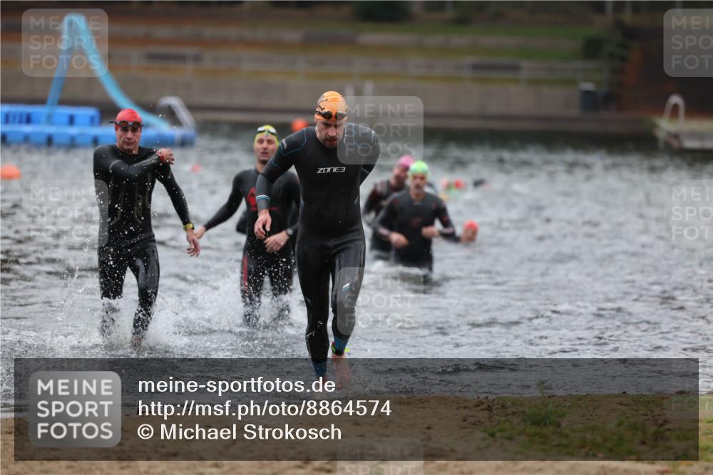 14.09.2025 - Stadtparktriathlon Michael Strokosch http://msf.ph/oto/8864574 14.09.2025 08:53:01 Schwimmen 303, 306, 313, 319, 359, 367 meine-sportfotos.de