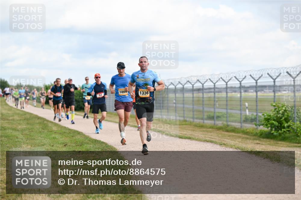14.09.2025 - Airport Race Dr. Thomas Lammeyer http://msf.ph/oto/8864575 14.09.2025 12:04:43 Laufen 1869, 53, 9, 1336 meine-sportfotos.de