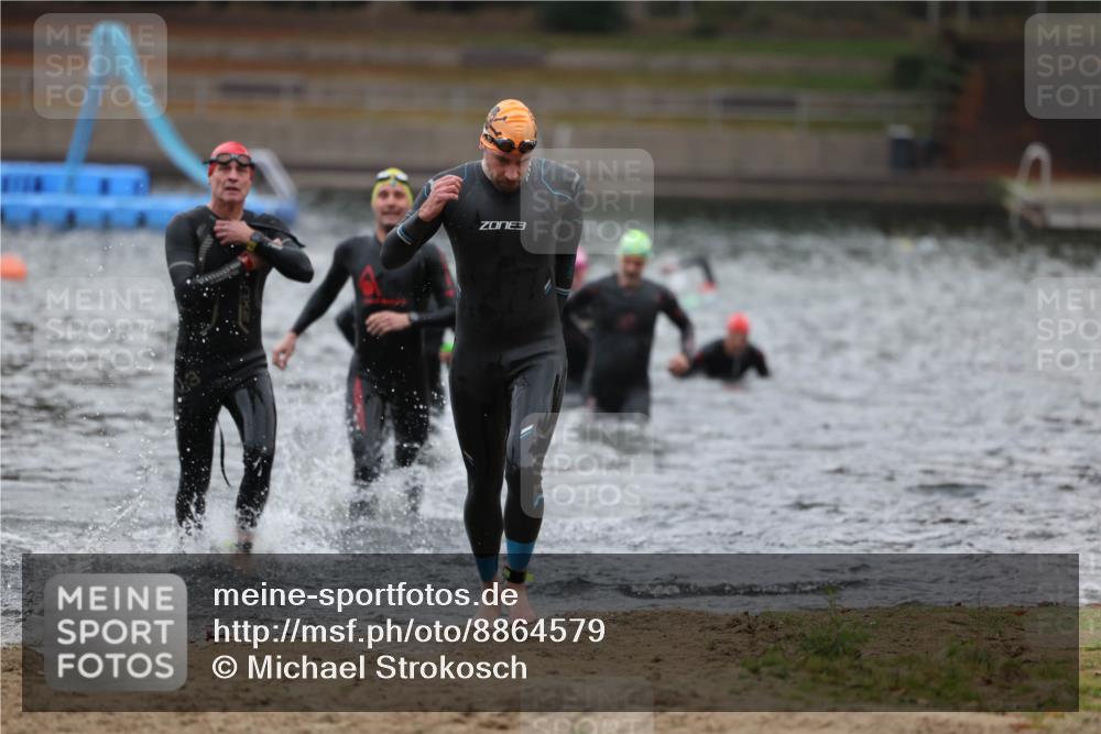 14.09.2025 - Stadtparktriathlon Michael Strokosch http://msf.ph/oto/8864579 14.09.2025 08:53:01 Schwimmen 303, 306, 313, 319, 359, 367 meine-sportfotos.de