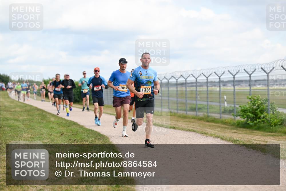14.09.2025 - Airport Race Dr. Thomas Lammeyer http://msf.ph/oto/8864584 14.09.2025 12:04:44 Laufen 53, 1869, 1336 meine-sportfotos.de