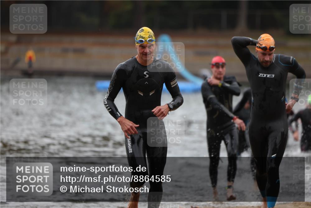 14.09.2025 - Stadtparktriathlon Michael Strokosch http://msf.ph/oto/8864585 14.09.2025 08:53:03 Schwimmen 303, 306, 313, 319, 359, 367 meine-sportfotos.de