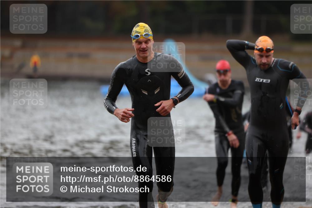 14.09.2025 - Stadtparktriathlon Michael Strokosch http://msf.ph/oto/8864586 14.09.2025 08:53:03 Schwimmen 303, 306, 313, 319, 359, 367 meine-sportfotos.de